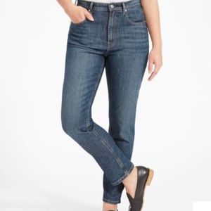 Cheeky straight jean